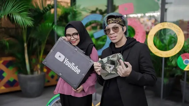 Potret Devi Agustina Pertiwi Manajer Atta Halilintar. (Sumber: Instagram/deviagustinapertiwi)