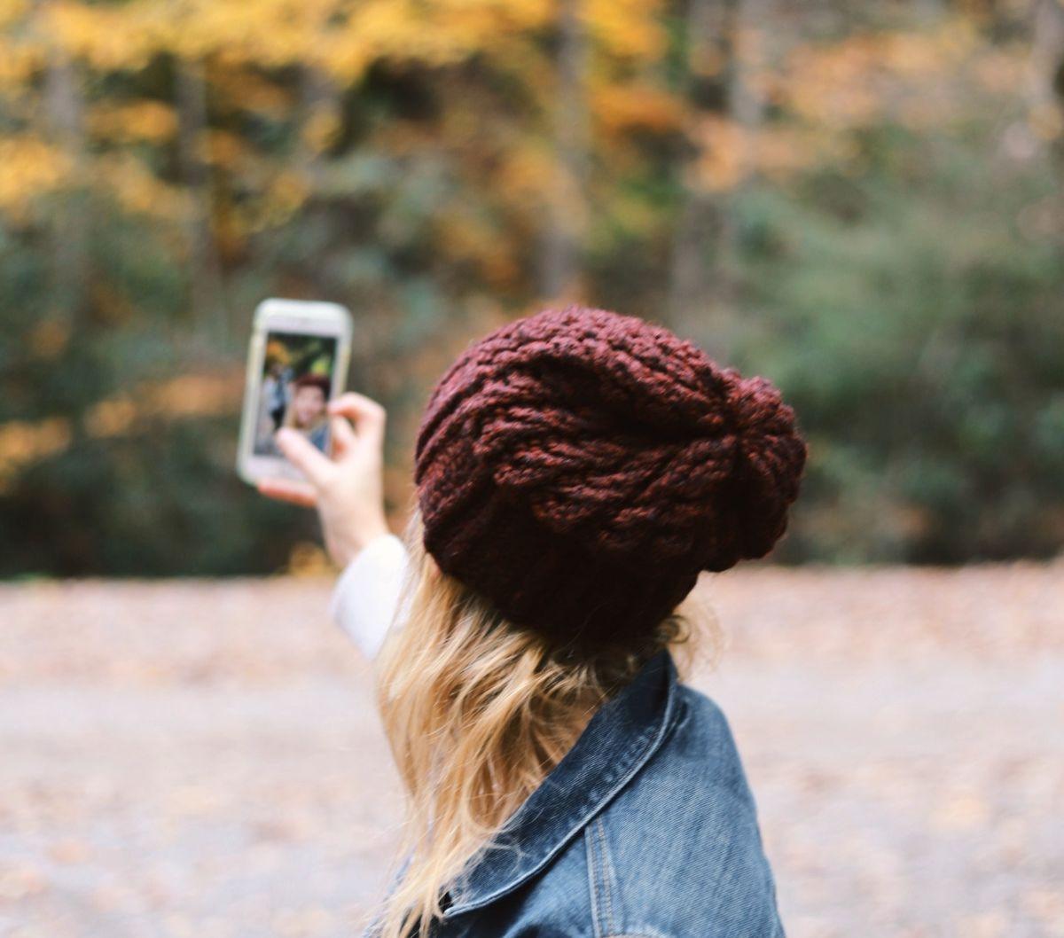 Dalam proses penelitian, para ilmuwan mengumpulkan data berdasarkan hasil selfie yang disebut sebagai selfiecity, dimana mereka memotret diri sendiri sebanyak 1.001 foto secara langsung atau menggunakan tongkat selfie.