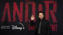 Diego Luna dalam premier Andor di LA. (AP Photo/Chris Pizzello)