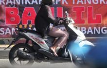 FOTO: Spanduk Menuntut KPK Berantas Mafia Tambang Bertebaran di Jakarta