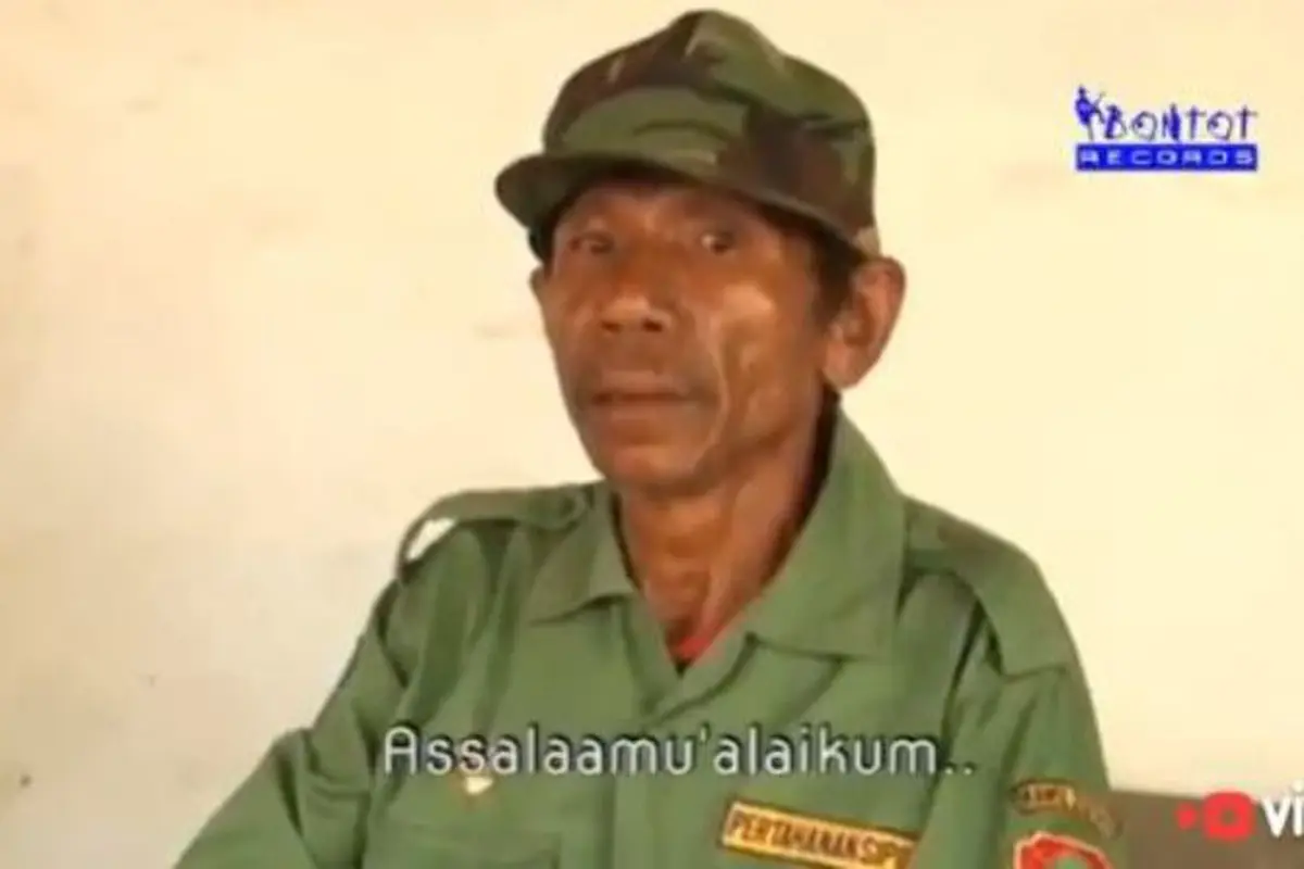 Hansip Kocak Pidato dengan Kata-kata Menghempas, Bikin Ngakak!
