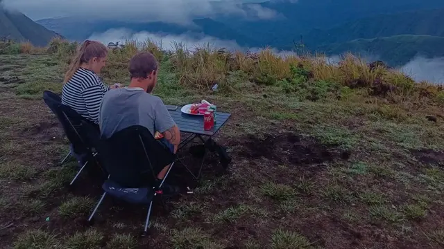 Pemandangan dari Bukit Pergasingan di Lombok NTB