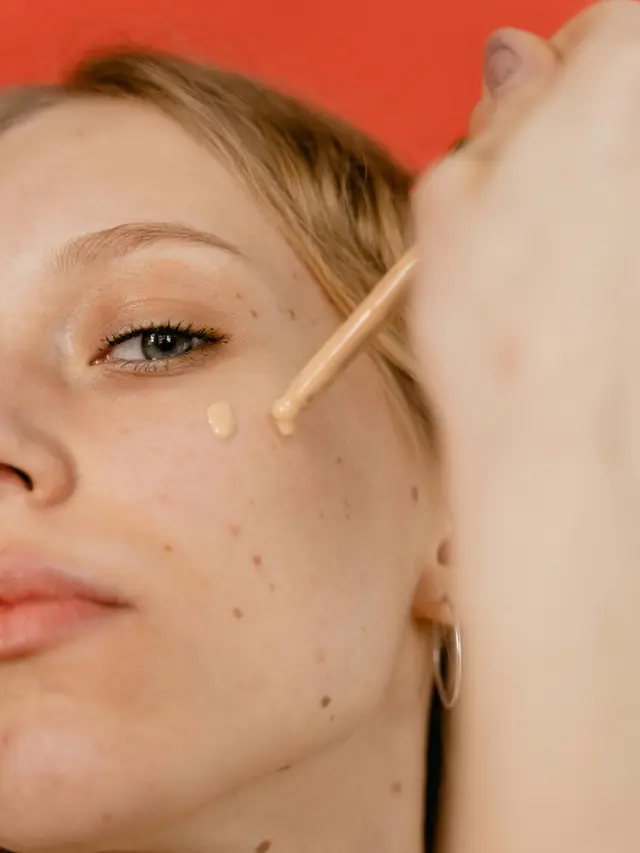 Tren Make Up Glowing Kayak Habis Mandi, Ini 8 Jenis Produk yang Perlu Kamu Siapin!