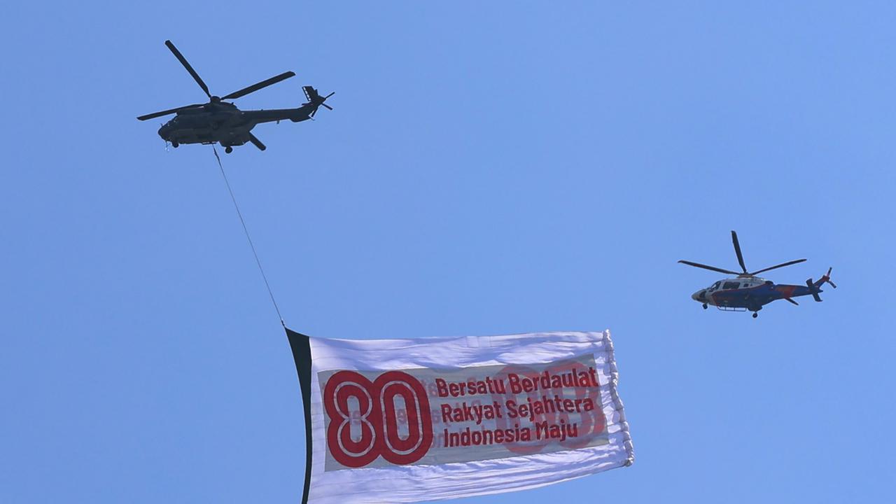 FOTO: Langit Jakarta Bergetar, Atraksi Udara Spektakuler Warnai HUT ke-80 RI