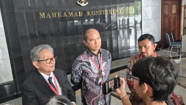Kuasa hukum para pemohon uji materiil UU Tipikor, Maqdir Ismail (kiri) (Istimewa)