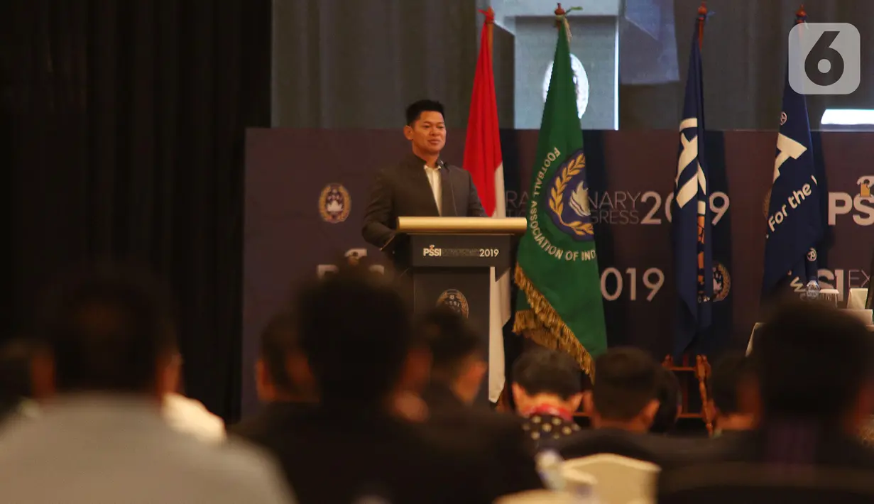 Ketua Komite Olimpiade Indonesia (KOI) Raja Sapta Oktohari memberikan sambutan pada Kongres Luar Biasa (KLB) Pemilihan PSSI di Jakarta, Sabtu (2/11/2019). Agenda KLB PSSI kali ini adalah pemilihan ketua umum, wakil ketua umum, serta 12 anggota Komite Eksekutif (Exco). (Liputan6.com/Herman Zakharia)
