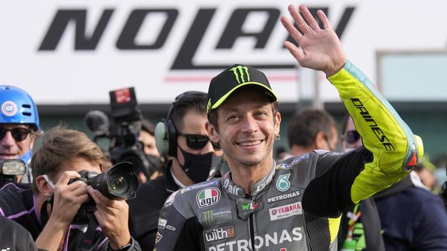 Foto: Perpisahan Emosional Valentino Rossi dengan Penonton di Sirkuit Misano