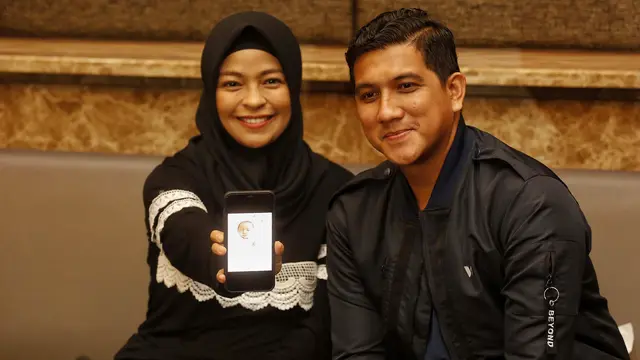 [Fimela] Tantri Kotak Melahirkan