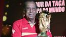 Carlos Alberto Torres telah memperkuat Brasil sebanyak 50 kali, dan dia dimasukkan FIFA pada daftar 100 pemain sepak bola terbesar sepanjang masa pada 2004. (AFP/Christophe Simon)