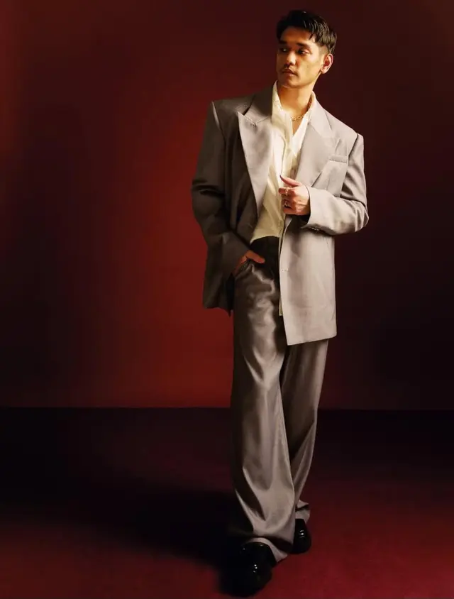 Oversized Suit Look Sebagai Retro Reinterpretasi Gaya Maskulin Modern