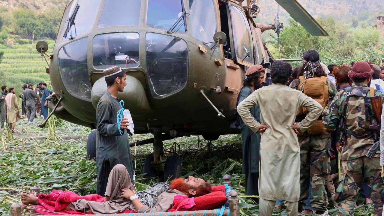 FOTO: Pemandangan Pilu, Gempa Hancurkan Satu Desa di Afghanistan