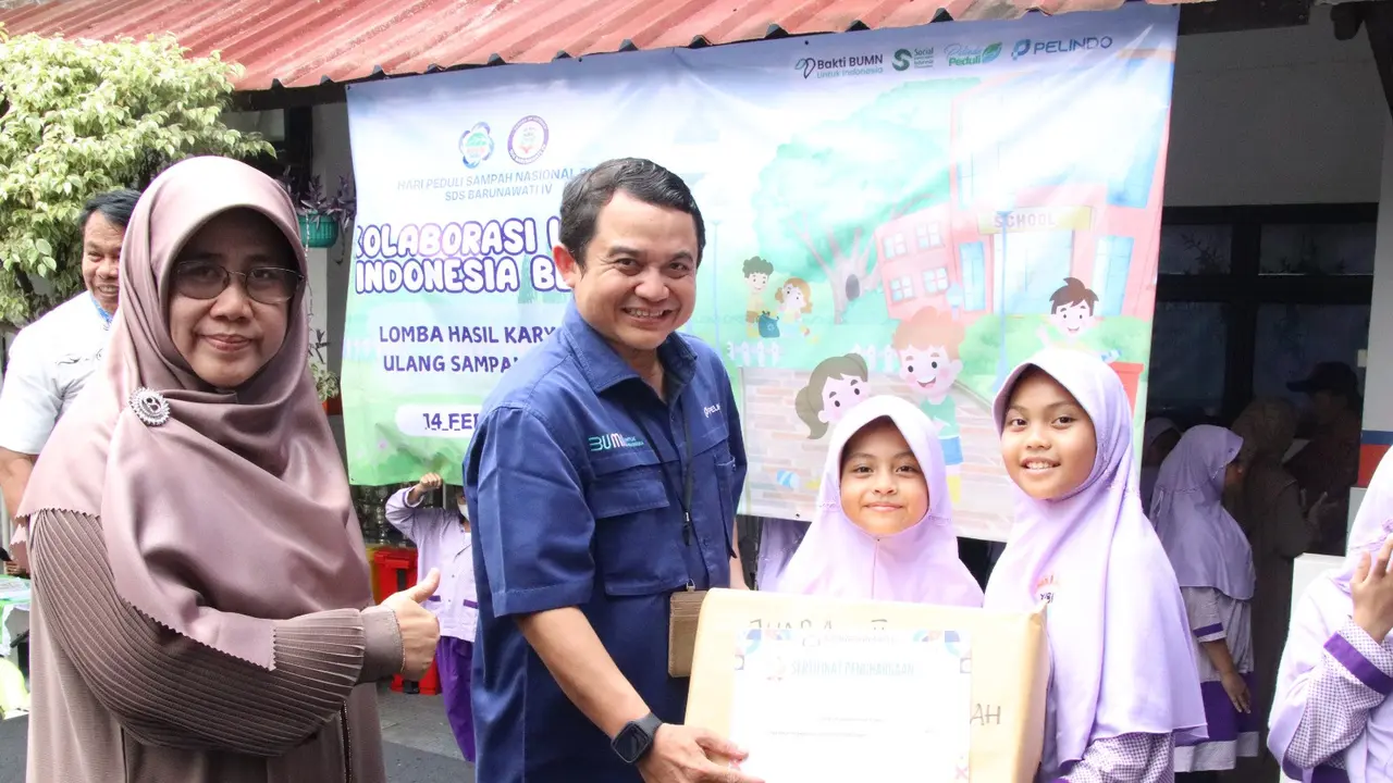 Dalam rangka memperingati Hari Peduli Sampah Nasional (HPSN) 2025, sejumlah pelajar mengikuti lomba hasil karya daur ulang sambah (recycle) di SD Barunawati IV, Jakarta Utara (Istimewa)