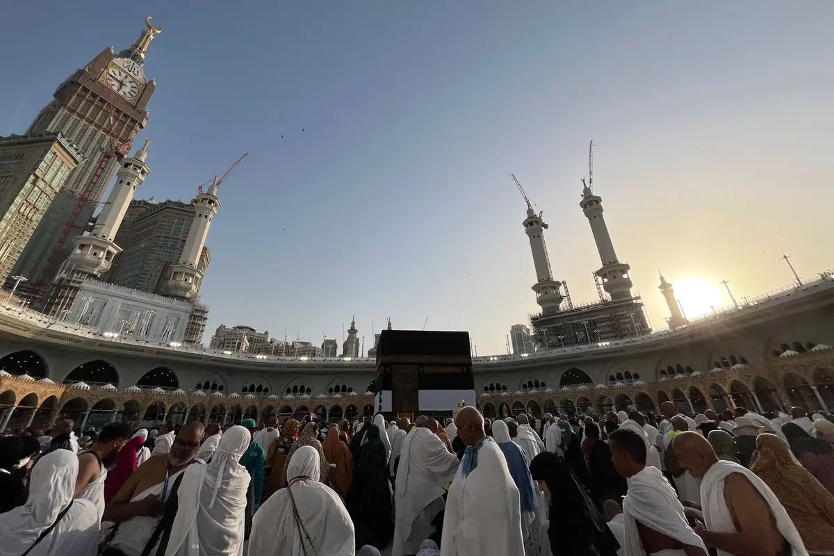 Petugas Penyelenggara Ibadah Haji (PPIH) Arab Saudi memberangkatkan jemaah calon haji ke Arafah untuk memulai rangkaian puncak haji pada 14 Juni 2024 atau 8 Zulhijjah 1445 H, dimulai pukul 07.00 Waktu Arab Saudi (WAS).