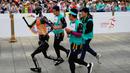 Robot humanoid Tiangong Ultra berkompetisi dalam ajang lari half marathon yang berlangsung di Beijing, China, Sabtu (19/04/2025). (AP Photo/Ng Han Guan)