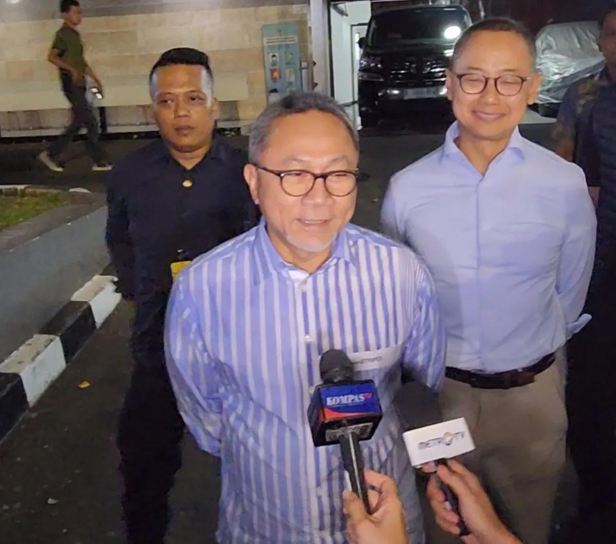 Ketua Umum Partai Amanat Nasional (PAN) Zulkifli Hasan (Zulhas) memuji pasangan bakal capres dan cawapres Prabowo Subianto-Gibran Rakabuming Raka.<br>
