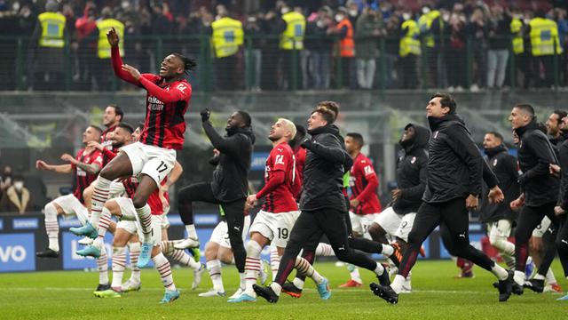 FOTO: Olivier Giroud Bawa AC Milan Taklukkan Inter Milan di San Siro