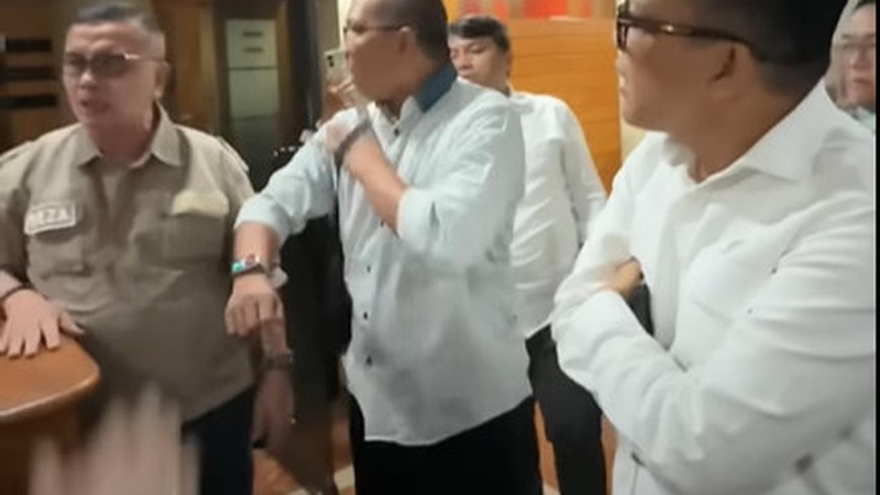 Momen Wamenaker Ebenezer Cekcok Meladeni Pria Petantang-petenteng Bikin Karyawan Sewot Nyaris Adu Jotos: Mereka Menghina Prabowo