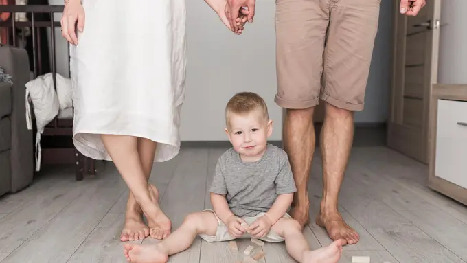 Bukan Sekadar Disiplin, Ini Tanda Anak Terjebak dalam Eggshell Parenting