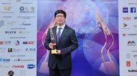 Managing Director of PT Elang Mahkota Teknologi, Sutanto Hartono menerima sejumlah penghargaan di ajang Asian Television Awards 2022. (Bola.com/Emtek Group).