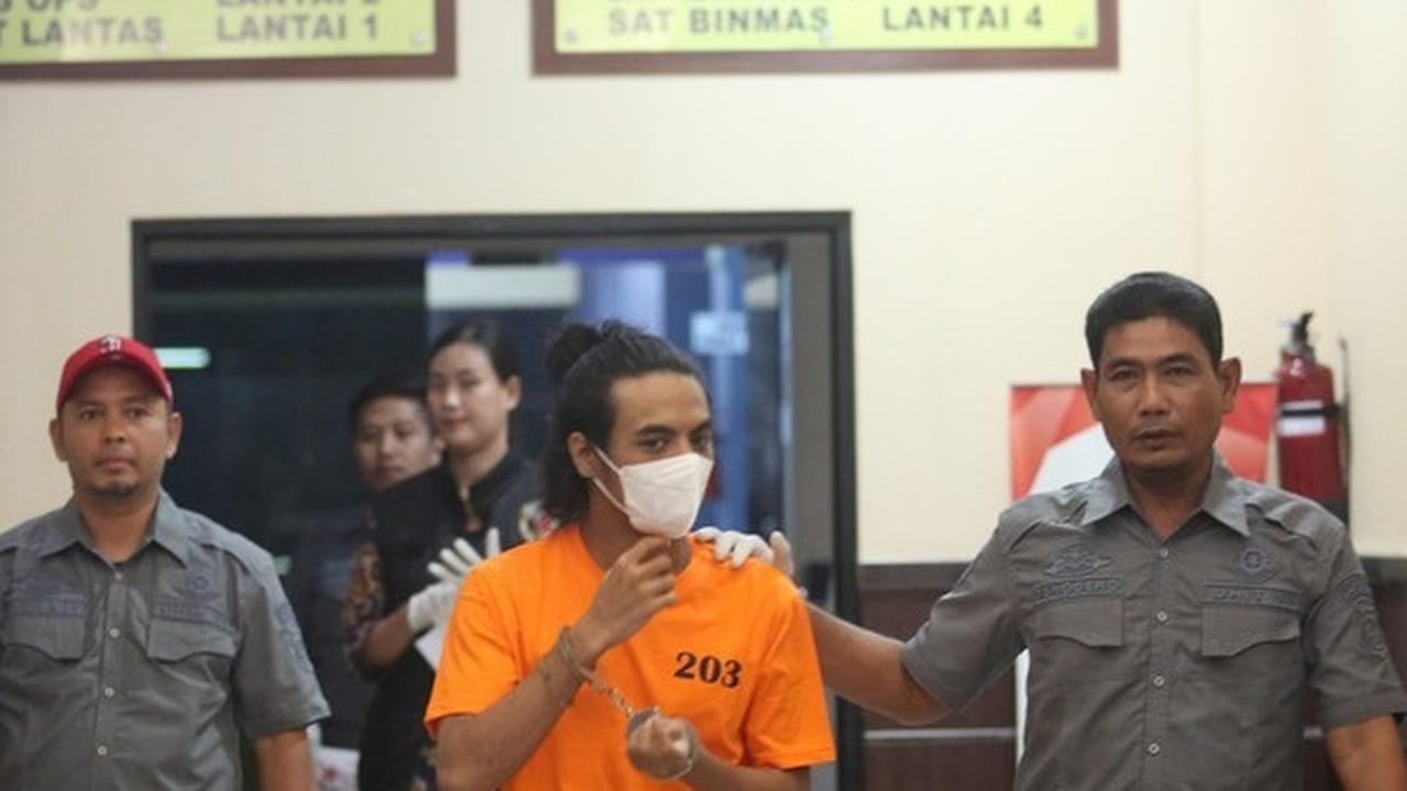 "Atas dasar keterangan dari saksi kemudian hasil visum, kemudian ahli dokter, atas pelaporan tersebut, NM sebagai ibu kandung dari anak korban LM, merasa dirugikan dan melaporkan ke Polres Metro Jakarta Selatan," ungkap AKP Citra Ayu Civilia.