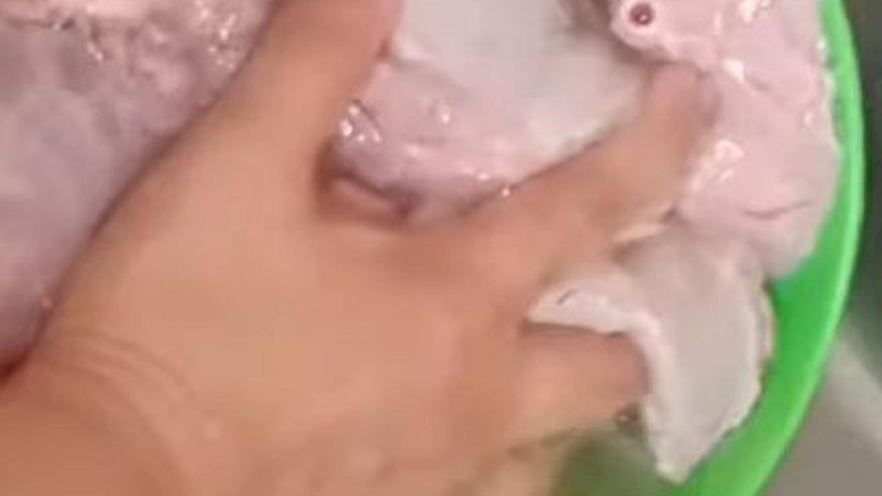 Bilas dengan Air Mengalir