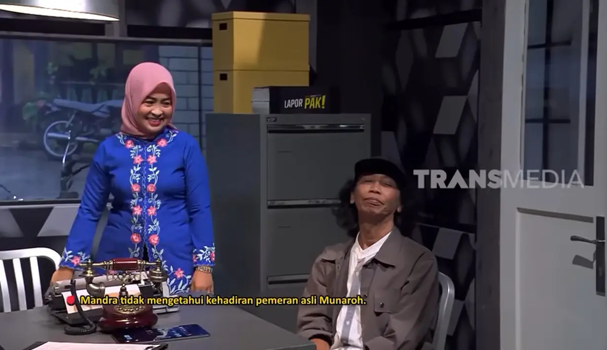 Dalam sinetron yang ditulis, disutradari Rano Karno yang juga merupakan pemeran utama, Mandra sangat cinta mati dengan Munaroh. Bahkan, saat tak mendapatkan restu, sampai mengajak kabur dari rumah untuk kawin lari. [Youtube/TRANS7 OFFICIAL]