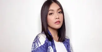 Olahraga merupakan salah satu kegiatan yang digemari di tengah pandemi Covid-19 ini. Tujuannya pasti untuk menjaga kesehatan tubuh. Hal tersebut dilakukan Denada yang memilih olahraga Zumba. (Instagram/denadaindonesia)