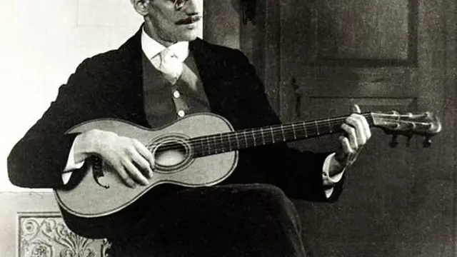 James Joyce, 1915. (Wikimedia Commons)