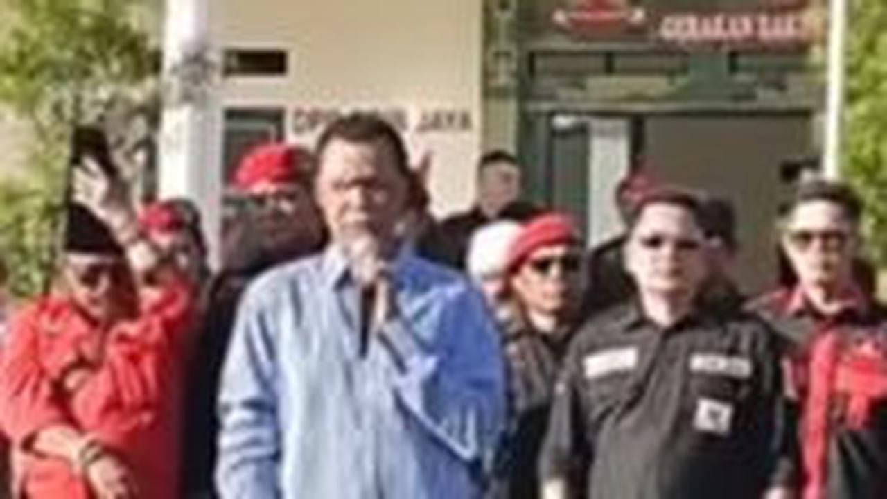 Depan Pasukan Baret Merah, Hercules Lantang Bicara "Jokowi Bukan Anak Konglomerat, Kurus Tak Ada Lawan!
