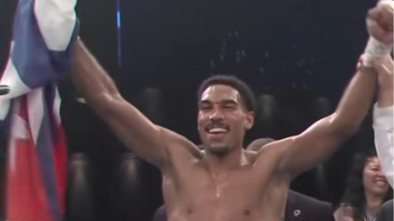 Osley Iglesias Rebut Juara Dunia IBF Lewat Kemenangan TKO Dramatis