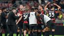 Pemain AC Milan merayakan kemenangan atas Napoli dalam lanjutan Liga Italia 2025/2026 di Stadion San Siro, Senin, (29/9/2025). (AP Photo/Luca Bruno)