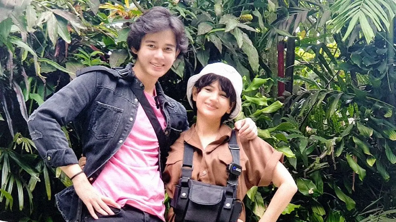 Akrab dengan Anak Sambung, Ini 6 Potret Keluarga Kecil Angelica Simperler