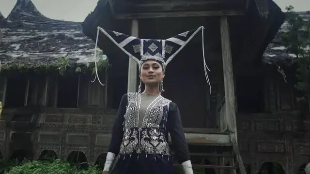 7 Potret Novia Bachmid di Video Musik Wonderland Indonesia, Tampil Memesona
