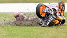 Marc Marquez mengalami kecelakaan pada seri MotoGP Australia di Phillip Island, Oktober 2016 lalu. ( EPA/Tracey Nearmy))