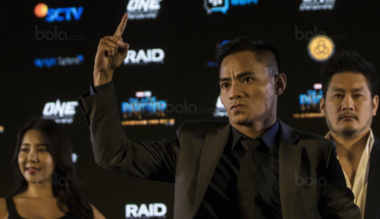 Atlet MMA asal Indonesia, Stefer Rahardian, saat jumpa pers jelang laga One Championship di Ballroom Hotel Fairmont, Jakarta, Kamis (18/1/2018). One Championship akan menggelar laga bertajuk Kings of Courage. (Bola.com/Vitalis Yogi Trisna)