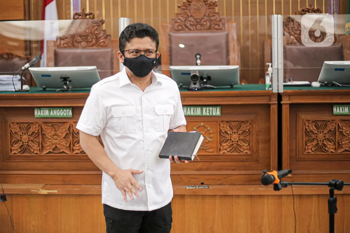 Ferdy Sambo dan Buku Hitamnya di Persidangan Pembunuhan Brigadir J