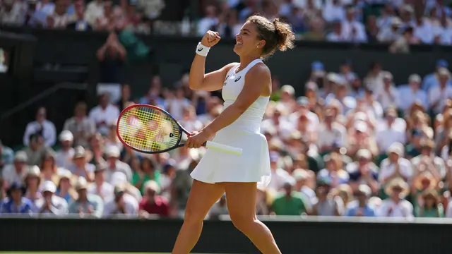 Aksi Petenis Italia, Jasmine Paolini, di Wimbledon 2026