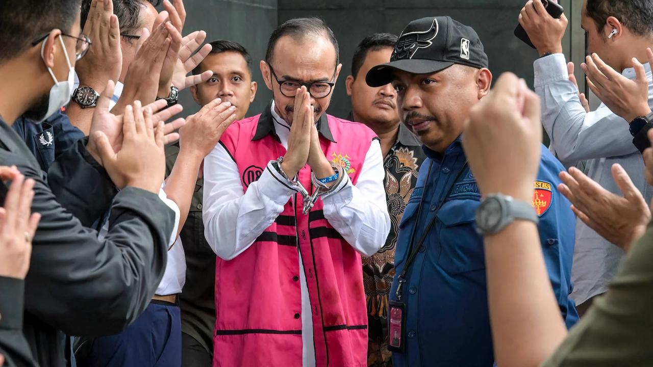 FOTO: Eks Dirut PT Pertamina Patra Niaga Divonis 9 Tahun Penjara dalam Kasus Korupsi Minyak Mentah PT Pertamina
