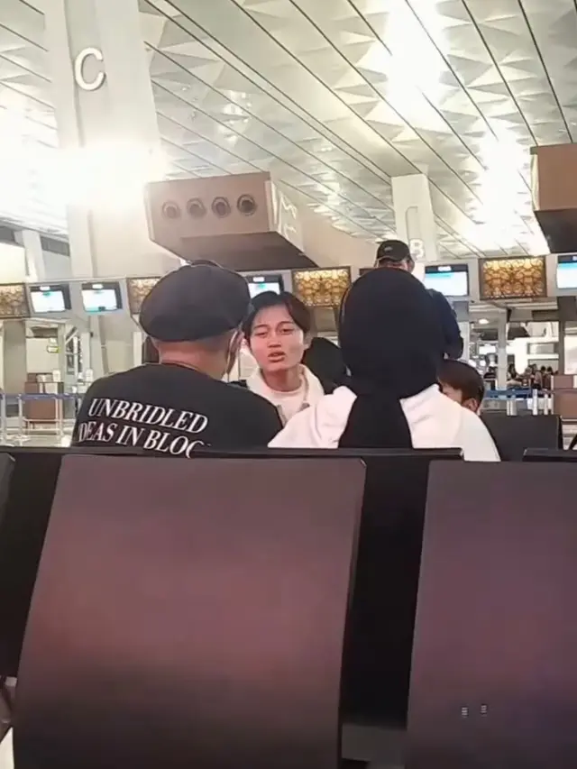 Potret Santyka Fauziah dan Keluarga Sule (Instagram/@iky.lini_07)