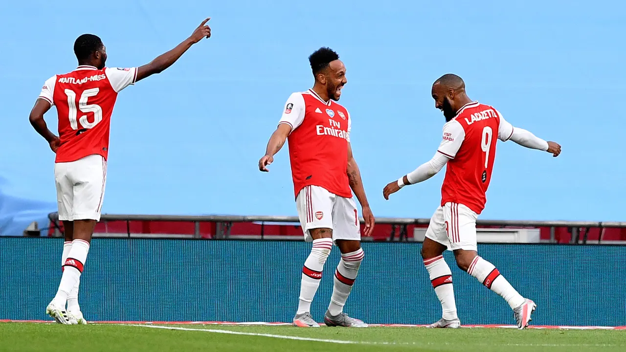 Aubameyang Cetak Dua Gol, Arsenal Bungkam Manchester City