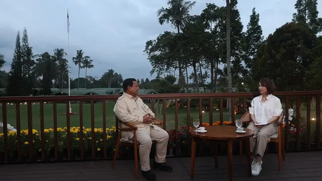 Presiden Prabowo Subianto dalam sesi wawancara eksklusif bertajuk 'Prabowo Bicara' bersama Retno Pinasti.