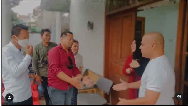 6 Potret Terbaru Penyanyi Religi Haddad Alwi, Dapat Kejutan Ultah ke-56 dari Sulis