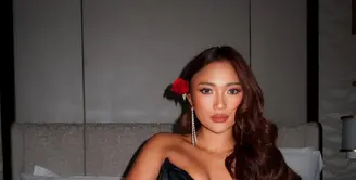 Marion Jola kembali mencuri perhatian dengan pesona yang memikat di potret terbaru [@lalamarionmj]