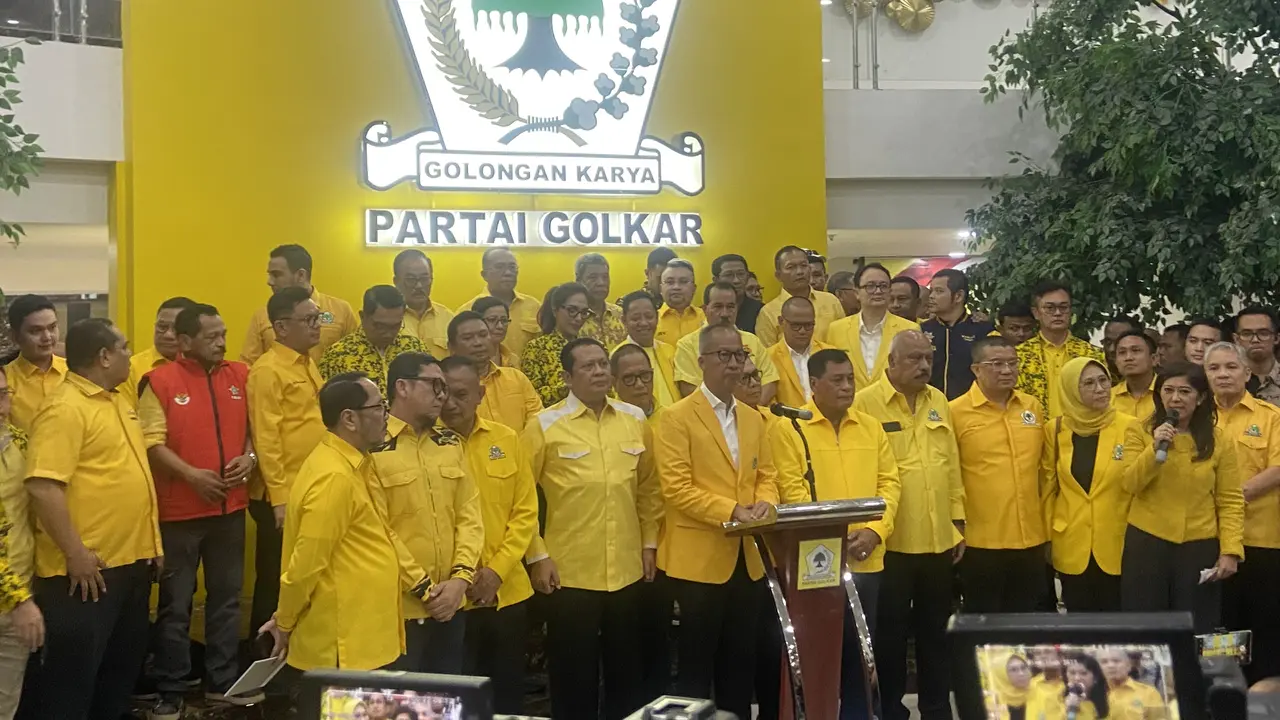 Wakil Ketua Umum Partai Golkar Agus Gumiwang Kartasasmita di DPP Partai Golkar, Jakarta.