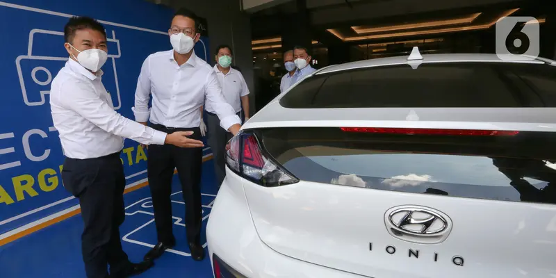 Kerjasama Fasilitas Pengisian Charging Mobil Listrik di Mall