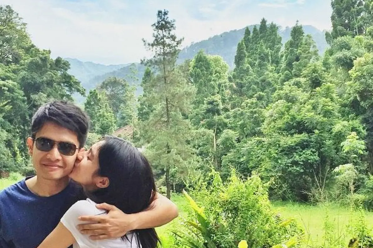 Dimas Seto dan Dhini Aminarti