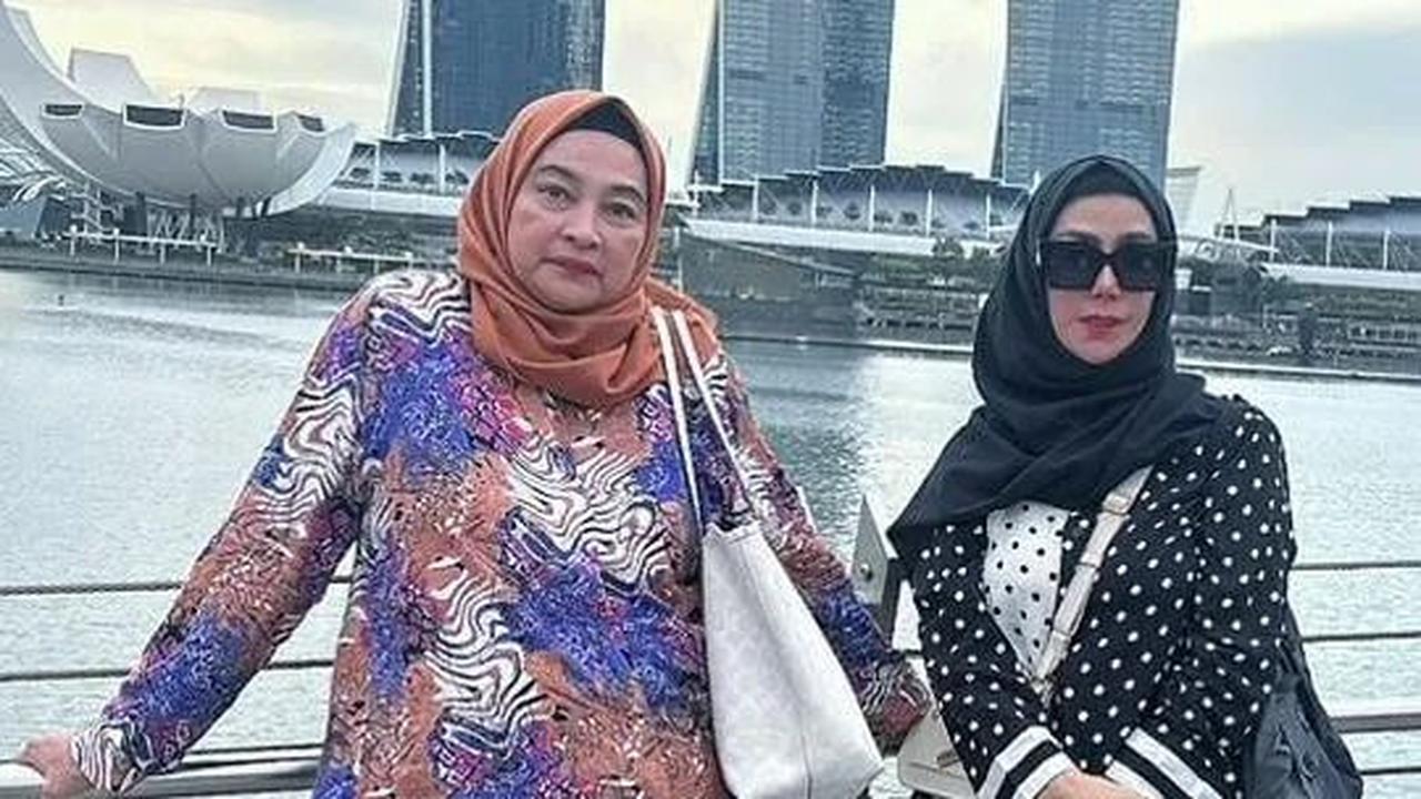 Ibunda Jeje Govinda Jalan-Jalan sama Besan