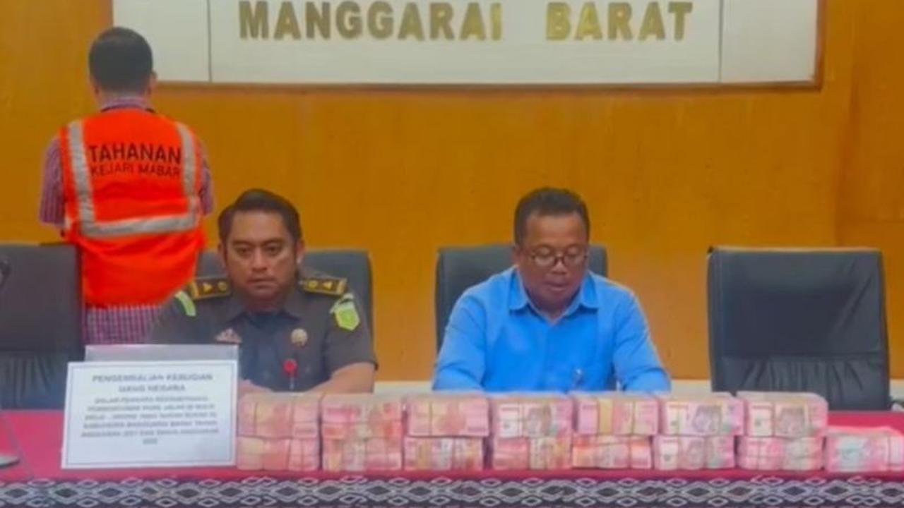 Kontraktor SB Ditahan Kejari Mabar dalam Kasus Korupsi Proyek Jalan Golo Welu-Orong, Kembalikan Rp1,8 Miliar Kerugian Negara