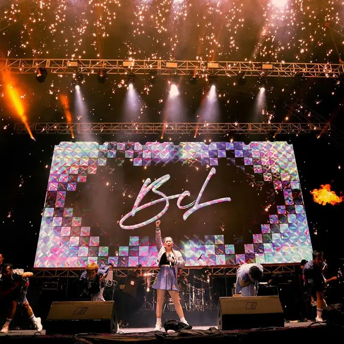 11 Outfit Playful Bunga Citra Lestari Saat Guncang Bandung dari Atas Panggung