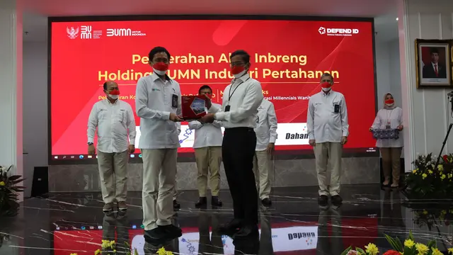 Penandatanganan akta inbreng saham pemerintah antara Len Industri dengan PT Dirgantara Indonesia, PT PAL Indonesia, PT Pindad dan PT Dahana di Kantor Kementerian BUMN RI Jakarta, pada Rabu (2/3/2022). (Dok Len Industri)